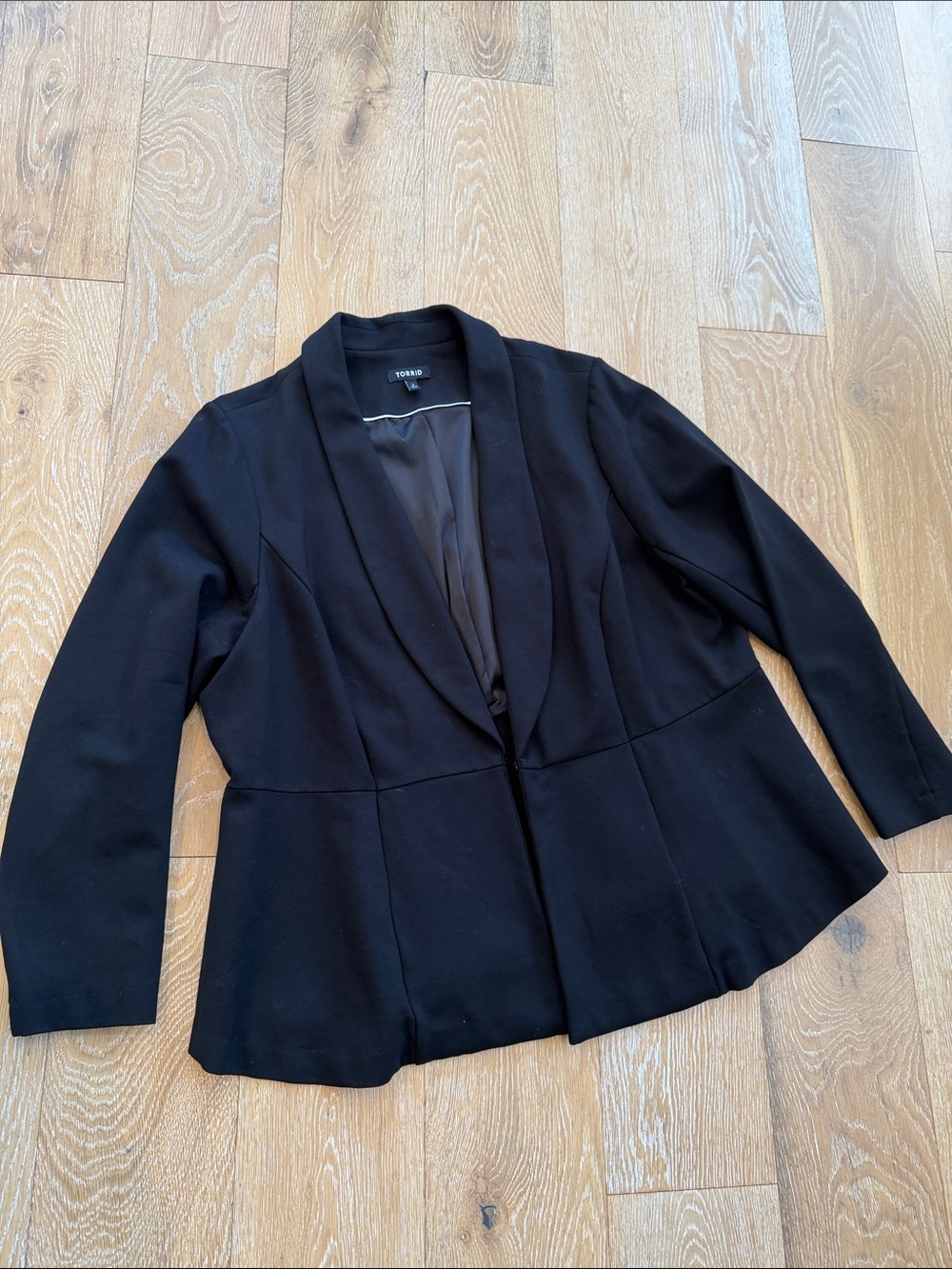Torrid Classic Black Peplum Blazer Size 3X